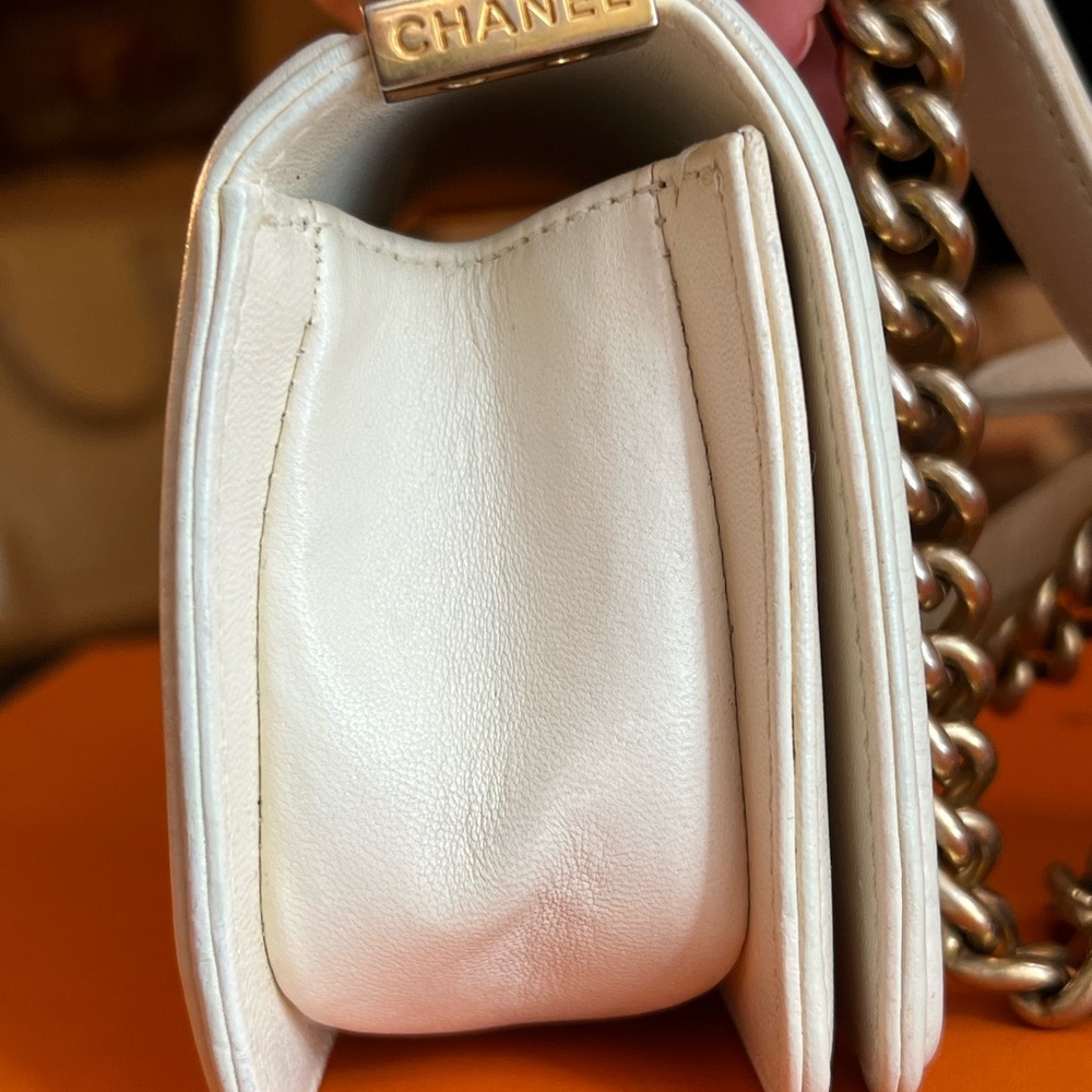 Chanel Versailles Gold and white embroidered mini boy - Picture 5 of 15